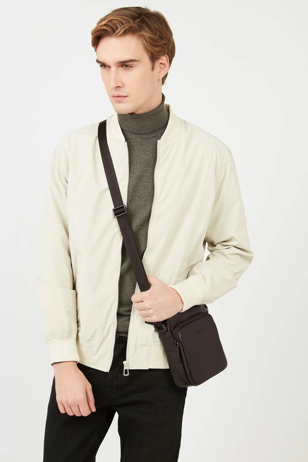 LANCASTER - Sac porté épaule homme en cuir lisse Marron