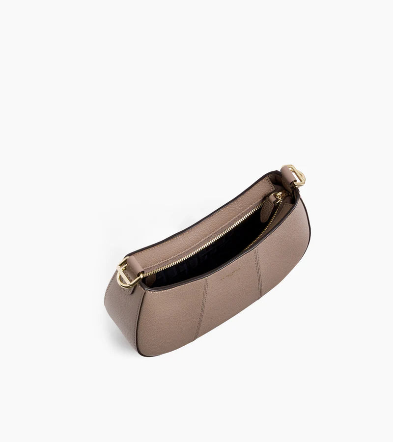 LE TANNEUR - Sac demi lune - Juliette en cuir grainé - Gris de Parme