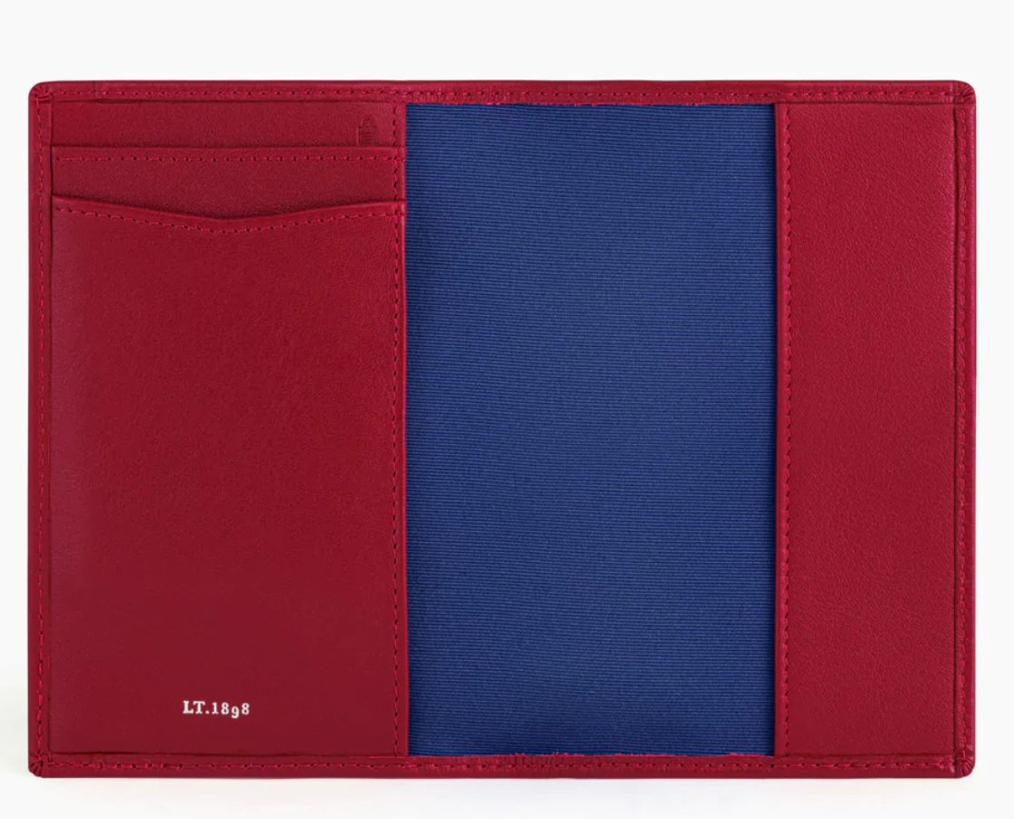 Porte passeport femme Le Tanneur en cuir lisse gamme Charlotte couleur rose fushia