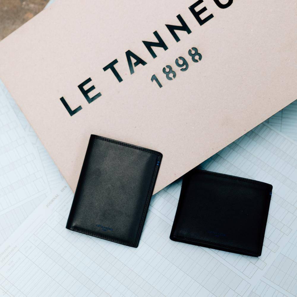 LE TANNEUR - Porte cartes vertical homme Martin en cuir lisse noir –