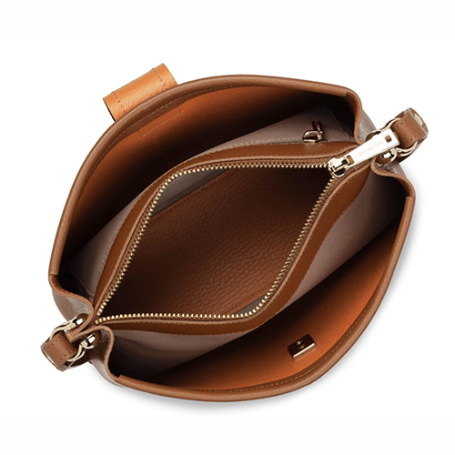 Petit sac porté travers Lancaster en cuir grainé couleur camel gamme Foulonné Double
