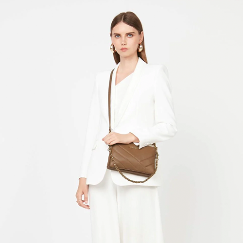 Petite pochette Lancaster en cuir matelassé couleur camel